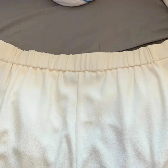 RDI lightweight ivory, wide leg trousers w two pockets & faux zipper - Picture 6 of 6